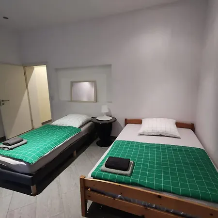 Ferienwohnung-monteurwohnung-parkplatz Meine