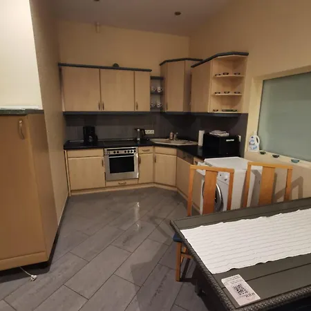 Ferienwohnung-monteurwohnung-parkplatz 아파트 Meine