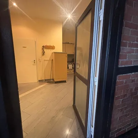 Ferienwohnung-monteurwohnung-parkplatz 아파트 *